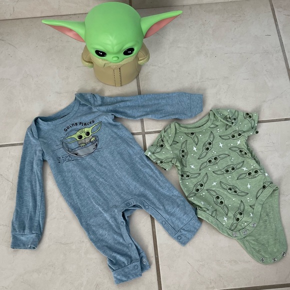 Two baby yoda outfits 3-6M - Picture 4 of 4